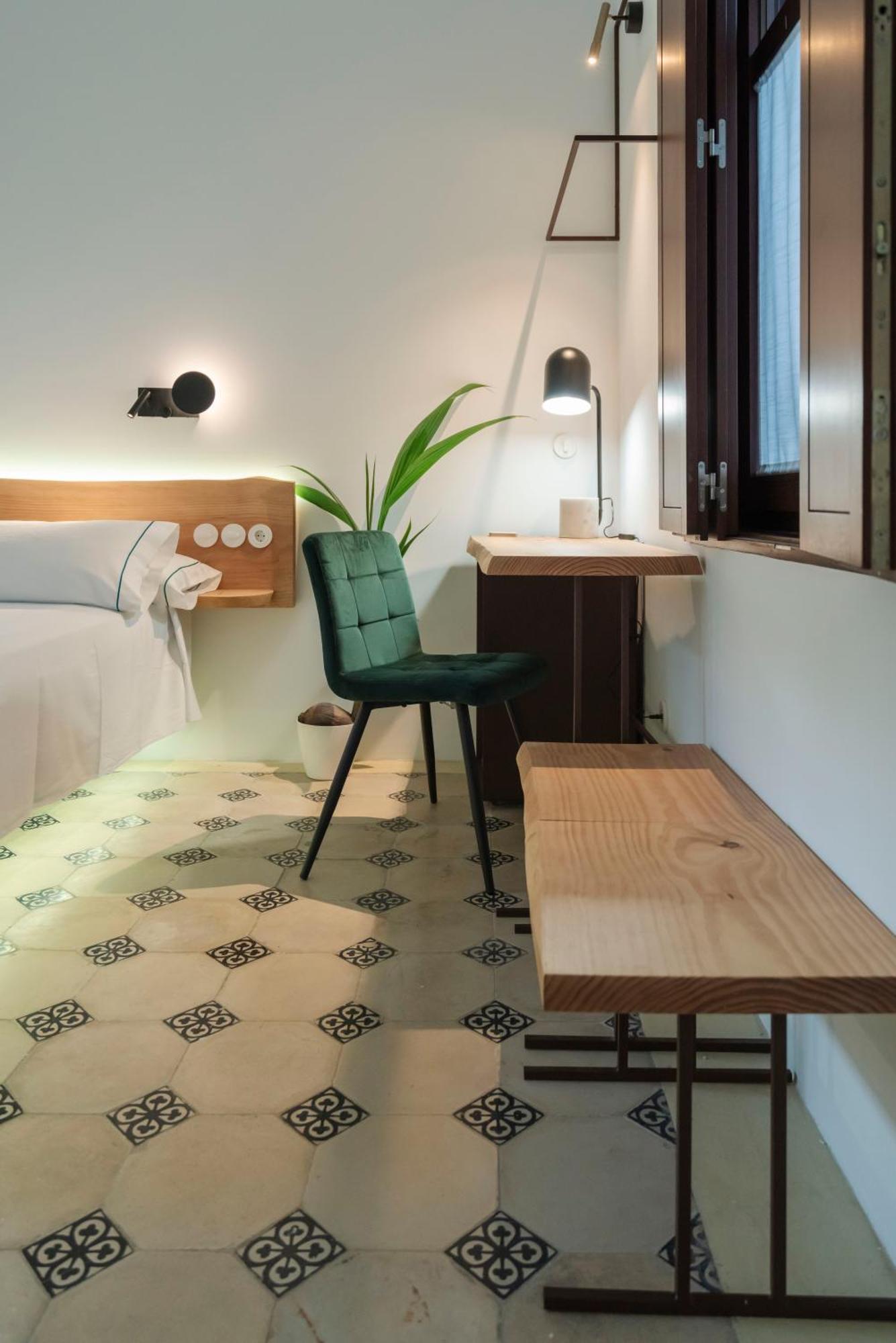 La Moderna Suites Malaga Exterior photo