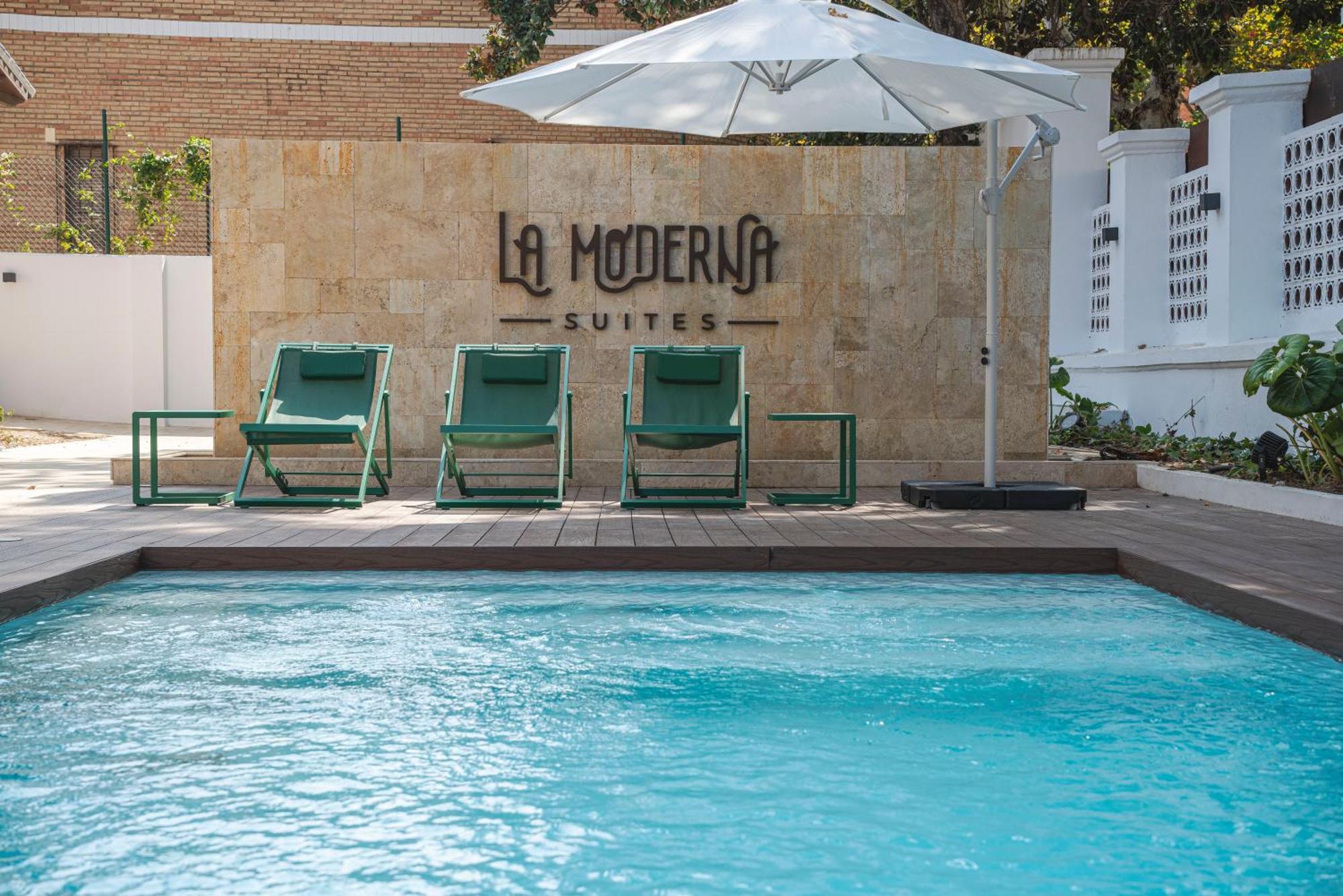La Moderna Suites Malaga Exterior photo